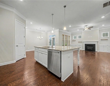 165 Mansfield Drive - Photo Thumbnail 12