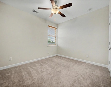 165 Mansfield Drive - Photo Thumbnail 33