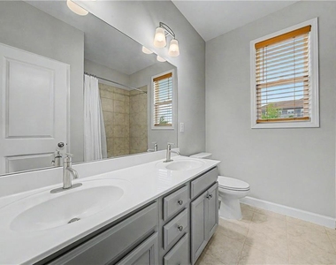 165 Mansfield Drive - Photo Thumbnail 31