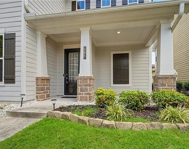 165 Mansfield Drive - Photo Thumbnail 1