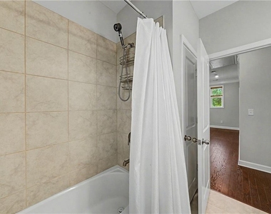 165 Mansfield Drive - Photo Thumbnail 32