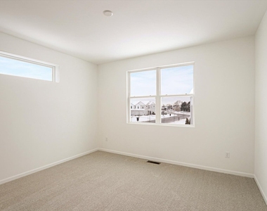 181 Kingsport Drive - Photo Thumbnail 6