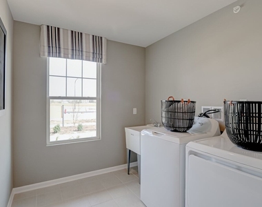 181 Kingsport Drive - Photo Thumbnail 14