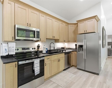 3203 Navajo Circle - Photo Thumbnail 15