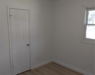 6125 Cedar Wood Drive - Photo Thumbnail 4