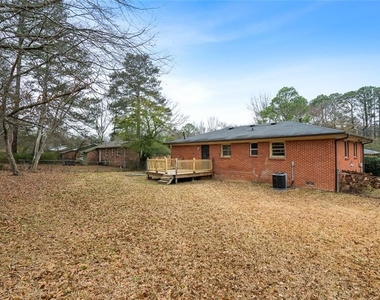 6125 Cedar Wood Drive - Photo Thumbnail 10