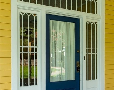 765 Woodland Avenue Se - Photo Thumbnail 3