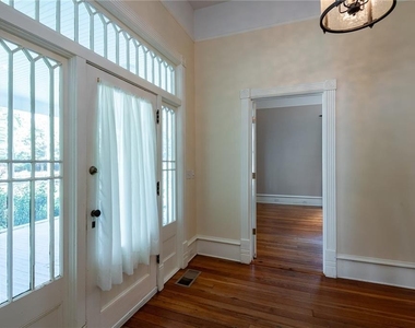 765 Woodland Avenue Se - Photo Thumbnail 6
