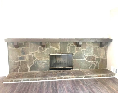 3205 Brownlee Way - Photo Thumbnail 8