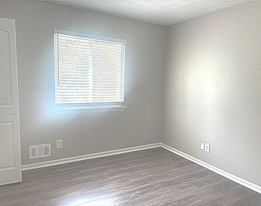 3205 Brownlee Way - Photo Thumbnail 17