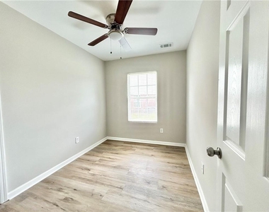 736 Wheel House Lane - Photo Thumbnail 8