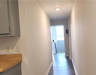 16 S East Street - Photo Thumbnail 10
