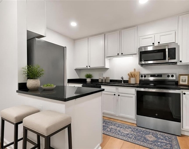 5095 Roswell Road - Photo Thumbnail 10