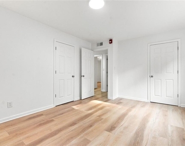 5095 Roswell Road - Photo Thumbnail 20