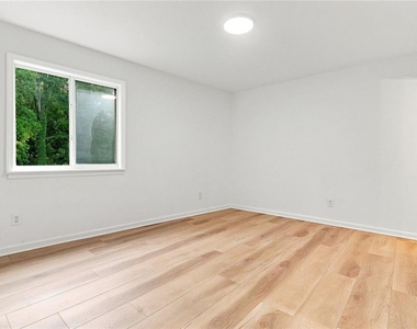 5095 Roswell Road - Photo Thumbnail 30