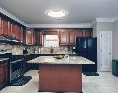 3295 Briaroak Drive - Photo Thumbnail 8