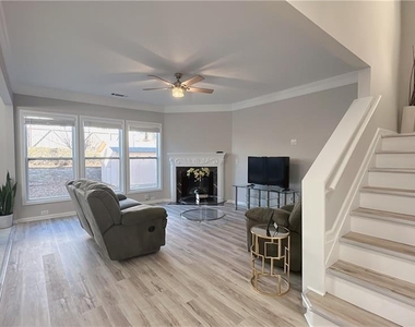 3295 Briaroak Drive - Photo Thumbnail 3