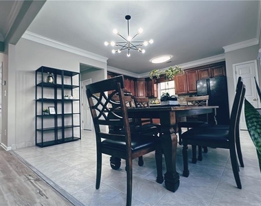 3295 Briaroak Drive - Photo Thumbnail 4