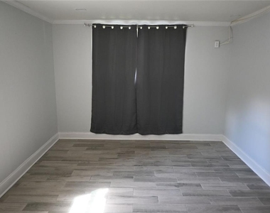 994 Overbrook Circle - Photo Thumbnail 13