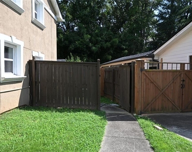 994 Overbrook Circle - Photo Thumbnail 19