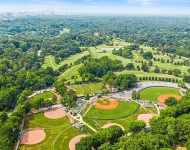 162 Chestnut Circle - Photo Thumbnail 12