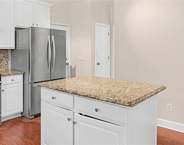 560 Kimball Crest Court - Photo Thumbnail 14