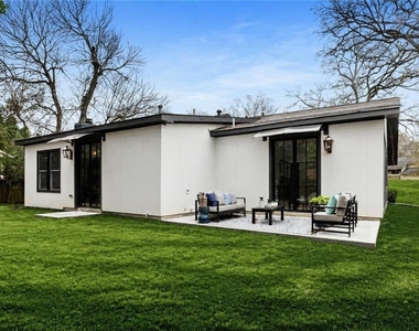 1217 Fairfield Drive - Photo Thumbnail 9