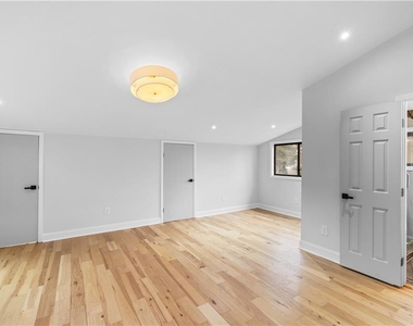 1217 Fairfield Drive - Photo Thumbnail 16