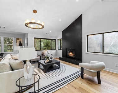 1217 Fairfield Drive - Photo Thumbnail 4