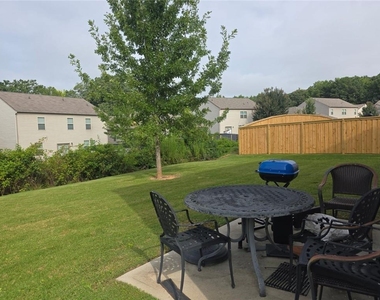 3877 Makeover Court - Photo Thumbnail 13