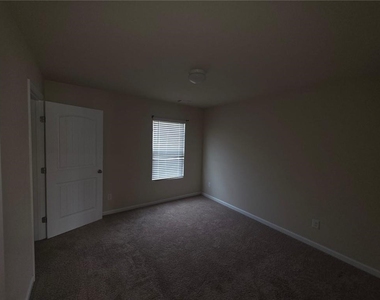 3877 Makeover Court - Photo Thumbnail 10