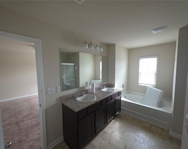 3877 Makeover Court - Photo Thumbnail 7