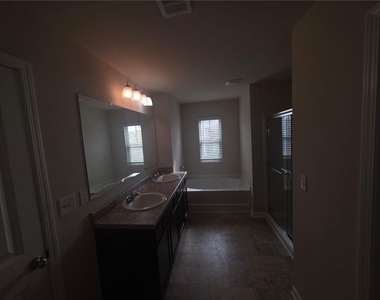 3877 Makeover Court - Photo Thumbnail 9