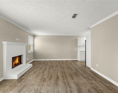 1528 Paces Ferry North Drive - Photo Thumbnail 10