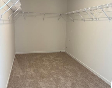 329 Bloomfield Circle - Photo Thumbnail 11