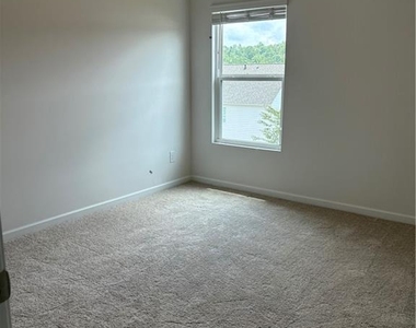 329 Bloomfield Circle - Photo Thumbnail 15