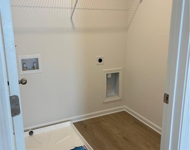 329 Bloomfield Circle - Photo Thumbnail 14