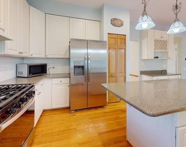 1657 Fairport Drive - Photo Thumbnail 8