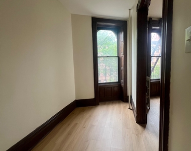 94 St Marks Avenue - Photo Thumbnail 4