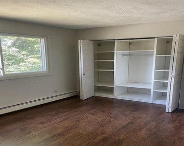 310 Brook Village - Photo Thumbnail 11