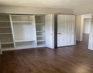 310 Brook Village - Photo Thumbnail 9