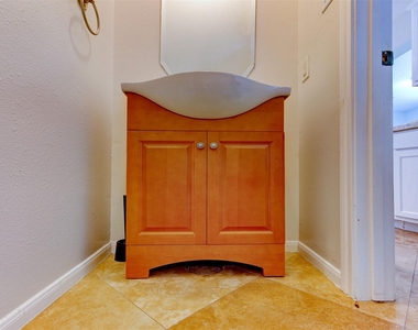 1118 Wilson Street - Photo Thumbnail 13