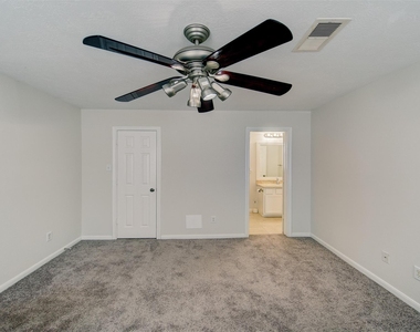 1118 Wilson Street - Photo Thumbnail 17