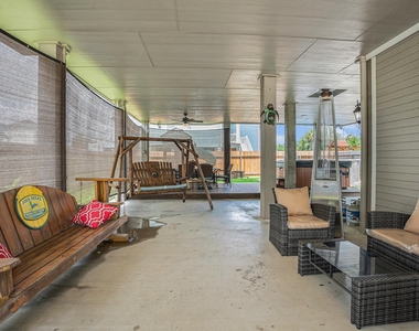 1333 N Meyer Avenue - Photo Thumbnail 3