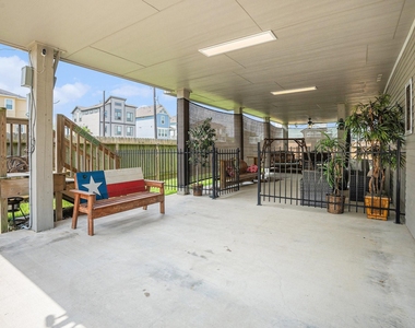 1333 N Meyer Avenue - Photo Thumbnail 2