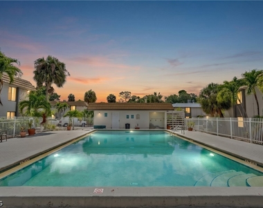 1830 Maravilla Avenue - Photo Thumbnail 13