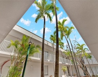 1830 Maravilla Avenue - Photo Thumbnail 1
