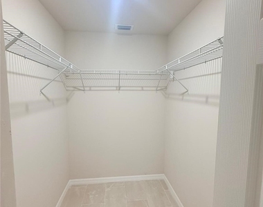 1101 Harold Avenue S - Photo Thumbnail 12