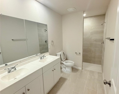 1101 Harold Avenue S - Photo Thumbnail 11