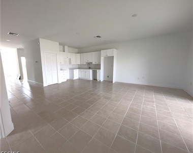 1101 Harold Avenue S - Photo Thumbnail 2